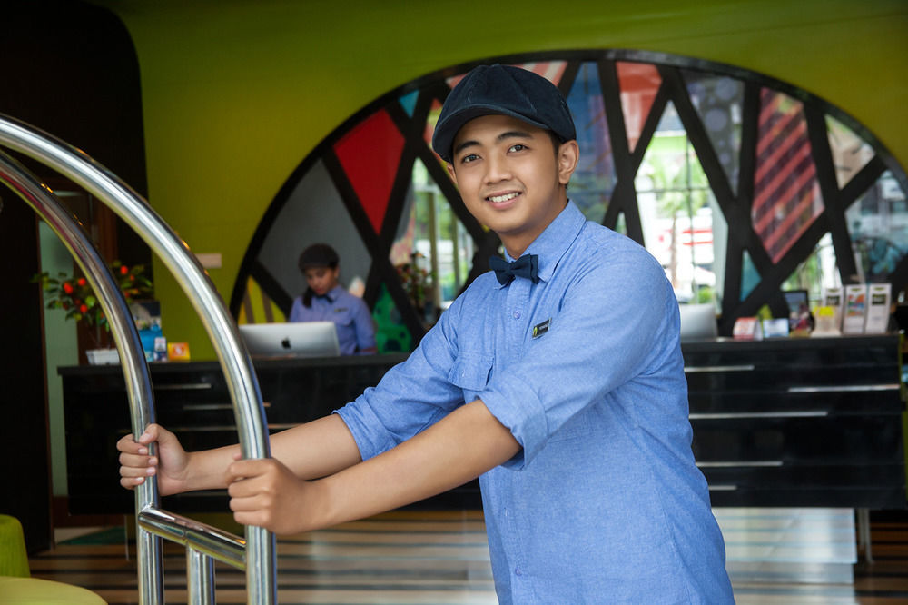 Maxonehotels.Com At Tidar Surabaya Exterior photo