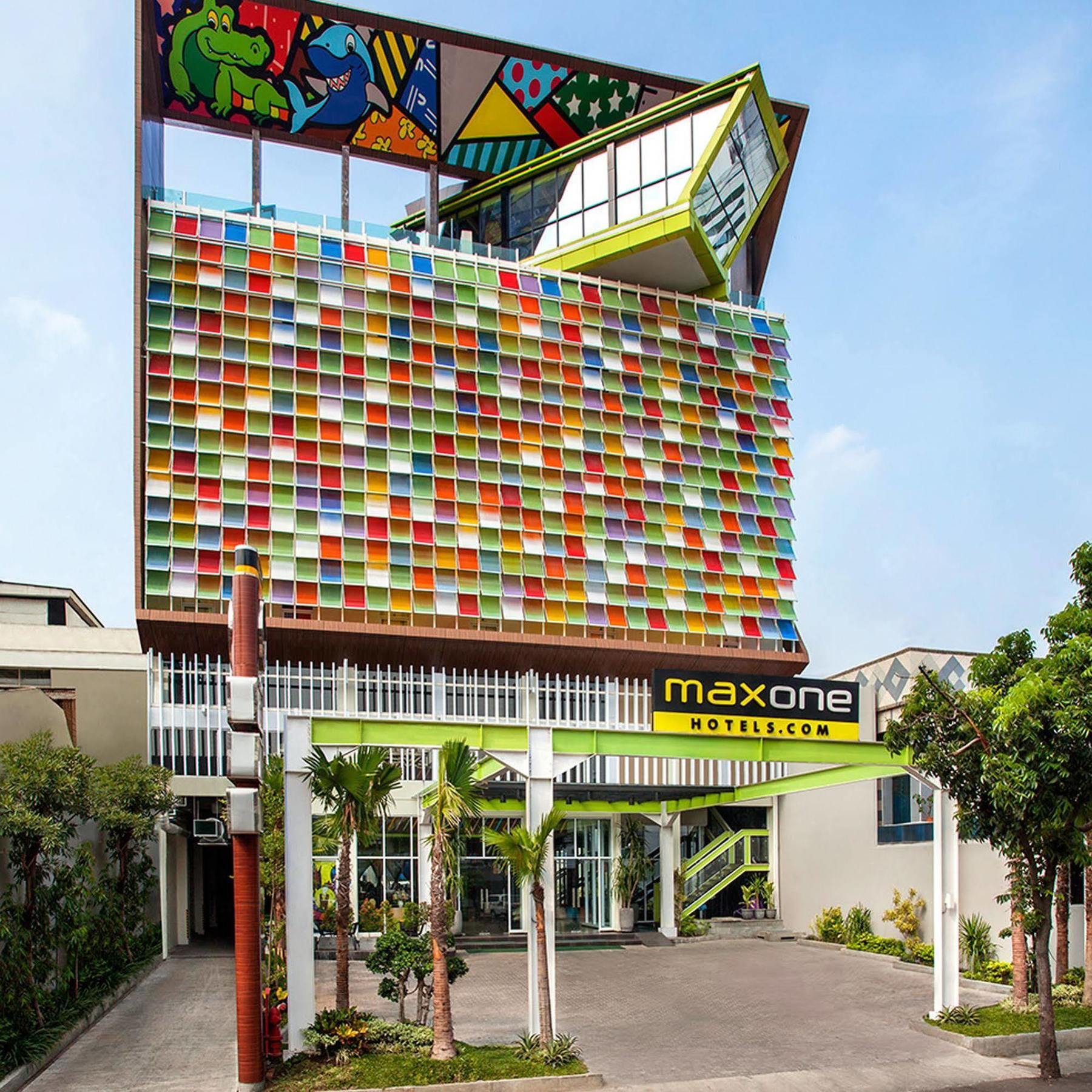 Maxonehotels.Com At Tidar Surabaya Exterior photo