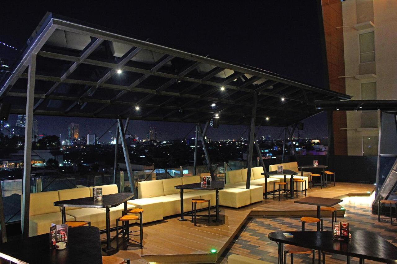 Maxonehotels.Com At Tidar Surabaya Exterior photo